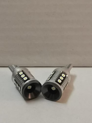 أنوار LED بجودة عالية مقاس T15 متوفر أبيض 5000k و...