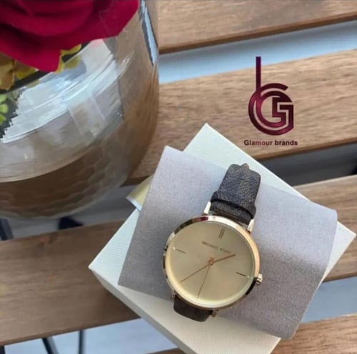 ساعة نسائيه من مايكل كورس