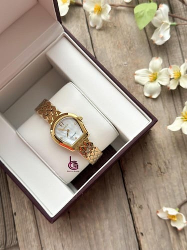 ساعة اقنر النسائي