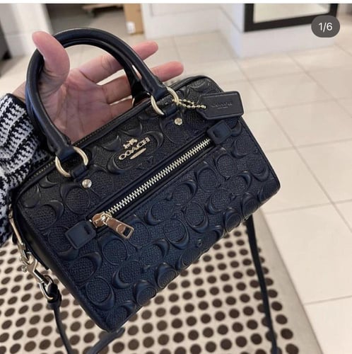 شنطة نسائيه من كوتش