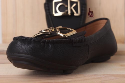 حذاء كالفن كلاين مقاس ٣٦ ونص