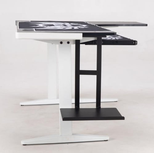 طاولة قيمنق زاوية لون أبيض ماوس ابيض