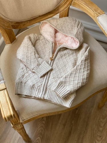 جاكيت أطفال بناتي صوف محبوك ب قبعه .