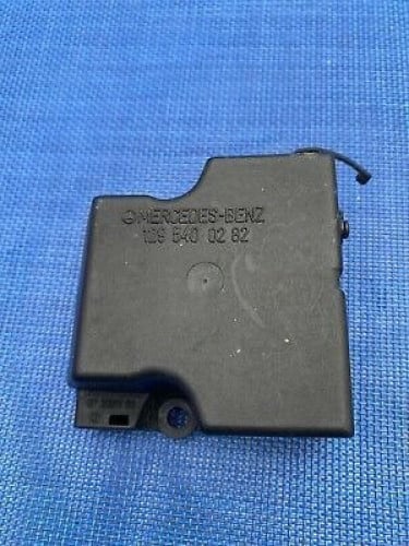 علبة فيوزات صغيرة مرسيدس 129 مستعمل 1295400282