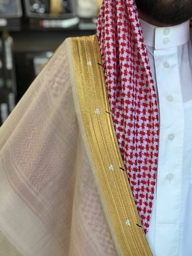 بشت رجالي ملكي رسمي لون بيج دقة ملكيه قماش صوف 80٪...