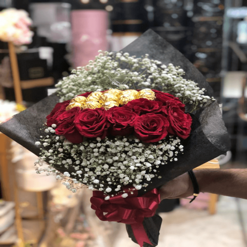 بوكيه ورد طبيعي مع تشوكلت