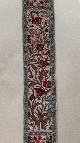 فاصل سجادة مزخرف بالورد 1