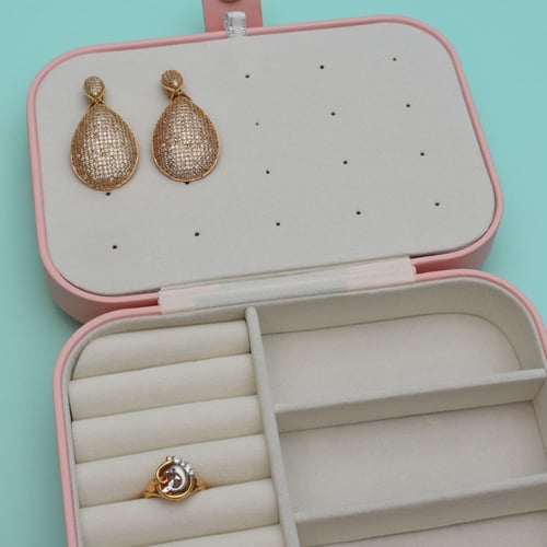 صندوق مجوهرات صغير وانيق