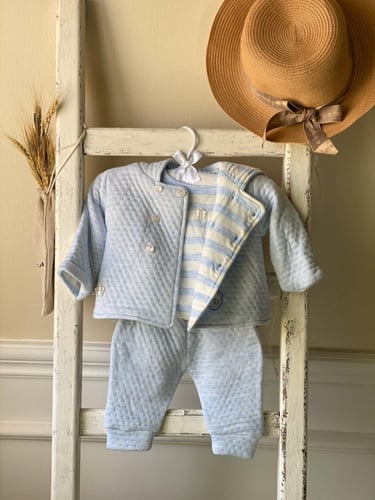 بدلة أولاد راقيه للرضع مكونة من 3 قطع .