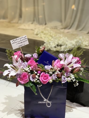 تنسيق مجموعه هدايا على كيس سواروفيسكي