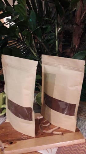 2 كيس بودرة قهوة مستخدمة.