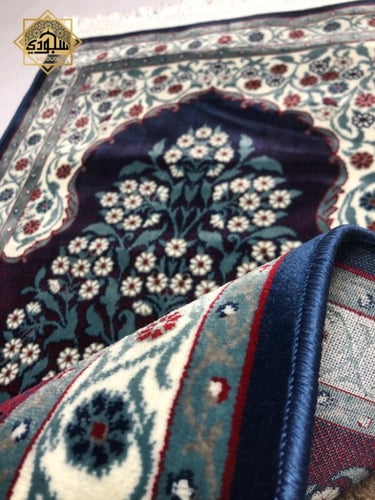 سجادة نقوشات إسلامية ناعمة ( كحلي) (5 ملم)