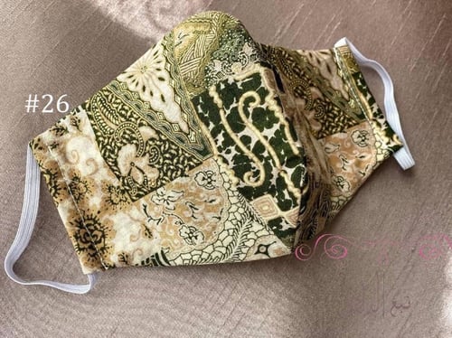 كمامة بعدة طبقات قماشية خضراء منقوشة #26