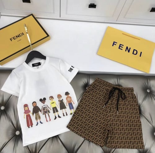 بدلة فندي ولادي قطعتين برسومات