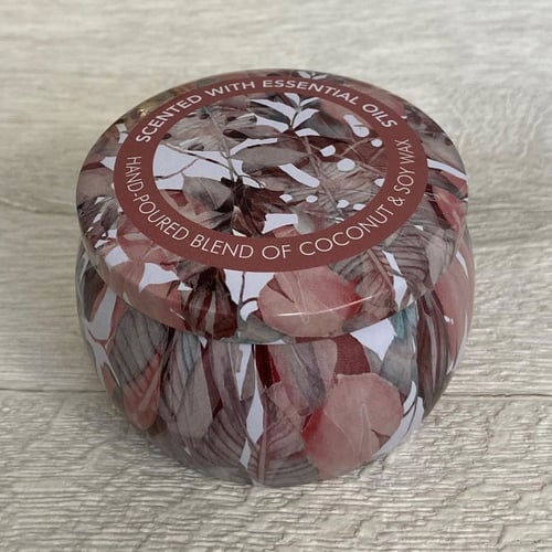 علبة شمع مع رائحة التوت الازرق مع البرقوق