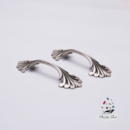 224 - مقبض ايطالي فضي ( قطعتين)