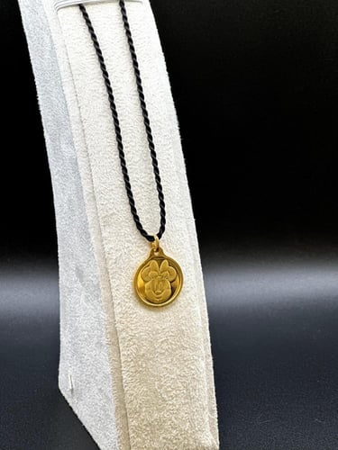 جنيه ذهب ميني ماوس عيار 24 بي تي سي بوزن 2.35 غرام...