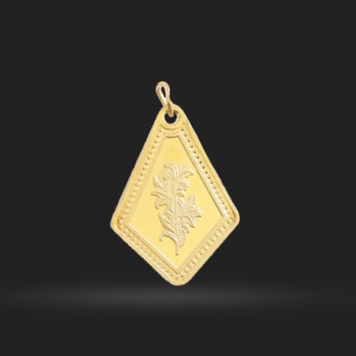 سبيكة بتعليقة ذهب عيار 24 بوزن 5 غرام على شكل معين...