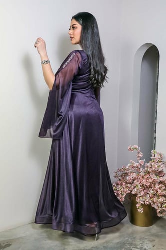 فستان طويل لمعه لاميه اكمام طويله على تطريز شك يدو...