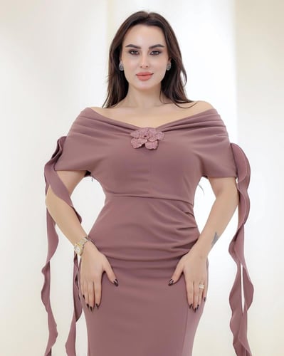 فستان سهرة أوف شولدر بورد أنيق