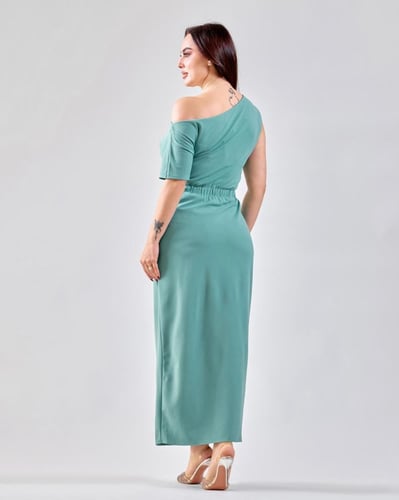 فستان كريب ناعم بأكسسوار مزين بالخصر