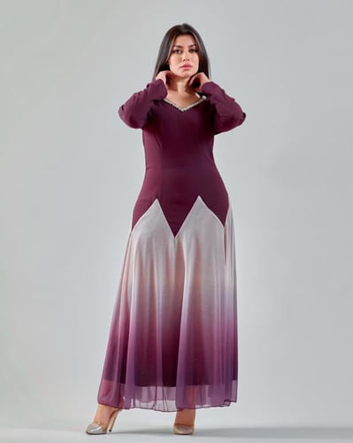 فستان كريب طويل مزين بالكريستال