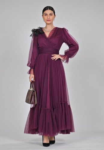 فستان سهرة طويل قماش تل برغندي طويل