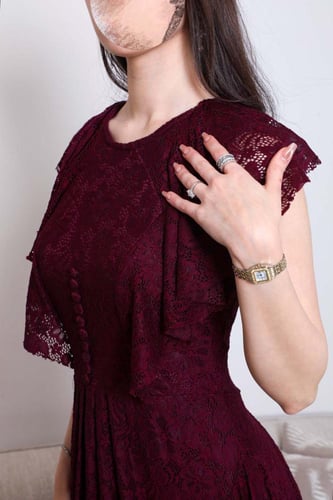 فستان سهرة ناعم دانتيل لون برغندي