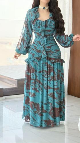 فستان شيفون جورجيت بنقشة مميزة ودرابيه أنيقة