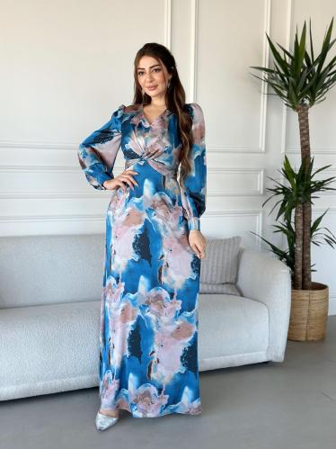 فستان طويل منقش بدرجات السماوي باكمام طويلة بقيضة