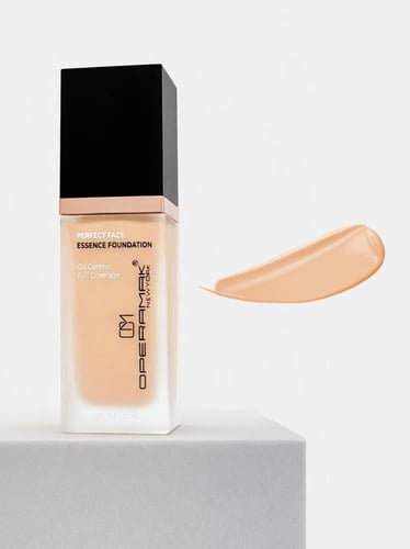 كريم أساس اوبراماك بقوام كريمي سهل الدمج