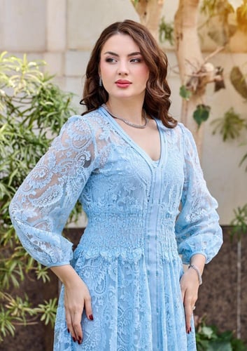 فستان ناعم دانتيل أنيق مزين بكريستال