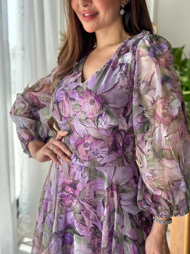 فستان شيفون مشجر اكمام طويلة على رسمات ورد ثلاثي ا...