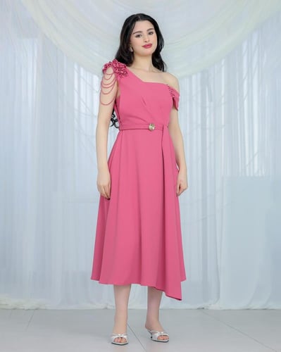 فستان بناتي كريب بكتف واحد مزين بإكسسوار أنيق