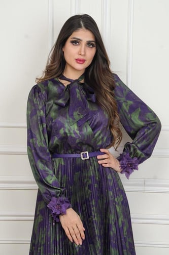 فستان ناعم ميدي مموج لمعة لامية وكسرات من الاسفل