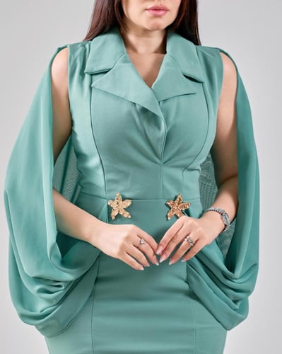 فستان سهرة كريب بتفاصيل فاخرة