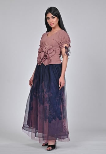 طقم بلوزة لحمي وتنورة مموجة