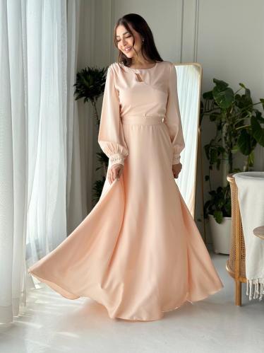 فستان كريب ستان بلون مشمشي مزين بكريستال