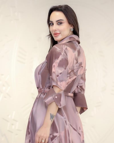 فستان ناعم أنيق بطبعات راقية