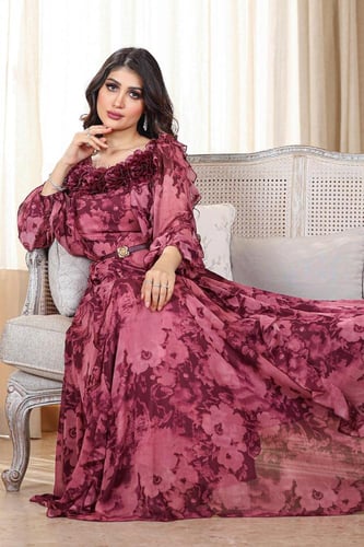 فستان سهرة طويل شيفون مشجر مزين بورد وريش بالصدر