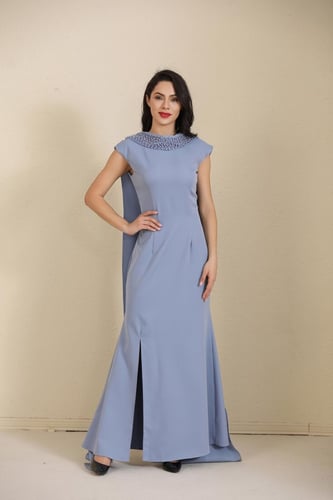 فستان سهرة كريب استرتش سماوي مع قصة بالخلف الياقة...