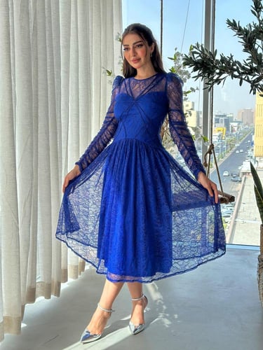 فستان ميدي دانتيل