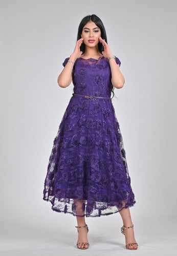 فستان سهرة ميدي دانتيل على ورود شيفون راقي