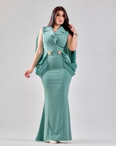 فستان سهرة كريب بتفاصيل فاخرة