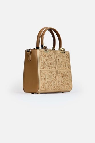 شنطة يد فاخرة ماركة كريسبلا مطرزة بنقوش بارزة بالل...