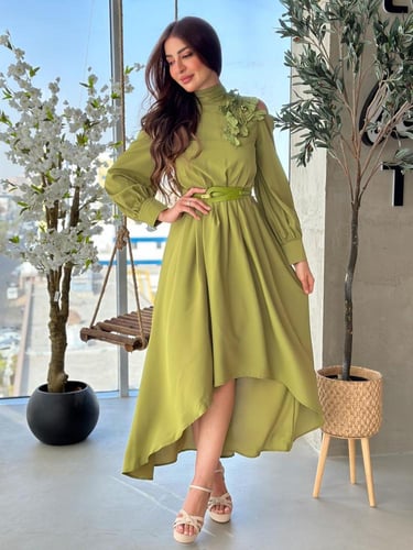 فستان ليموني مزين بالكتف بورود ثلاثية الابعاد اكما...