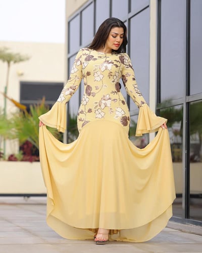 فستان سهرة تل استرتش بتطريز ترتر فاخر على الصدر