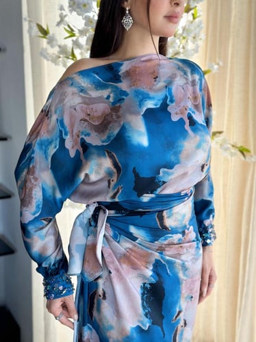 فستان مشجر لف زم على الخصر قماش حرير ستان