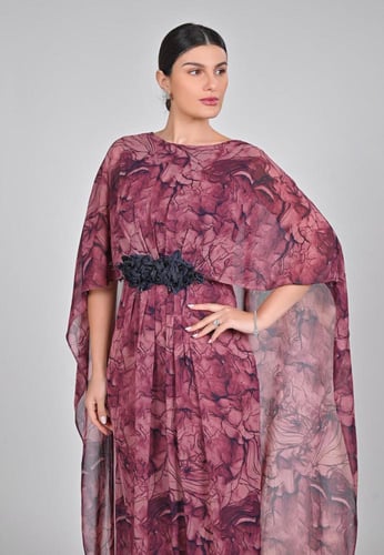 جلابية مشجرة مع واشح مزينة باكسسوار بالخصر