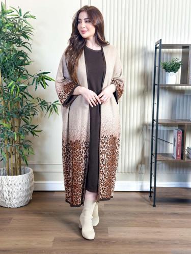 طقم شتوي قطعتين بمعطف بنقشة أنيقة لإطلالة دافئة